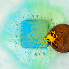 Load image into Gallery viewer, Bath Bomb - Ocean Explorer with toy
